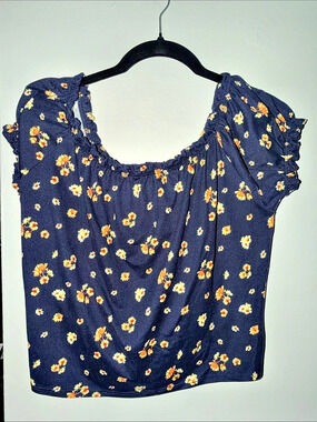 Persaya Floral Puff Sleeve Crop Top